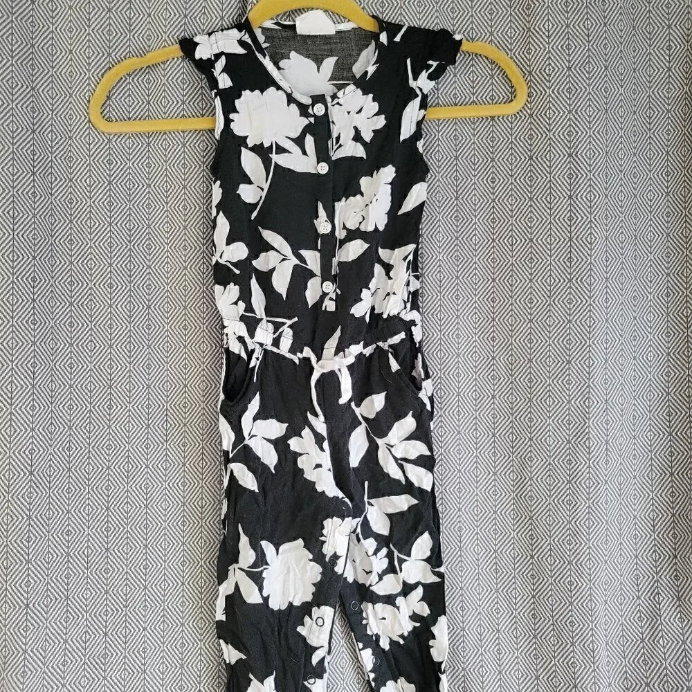 Crazy 8 Black And White Floral Romper Size 3T